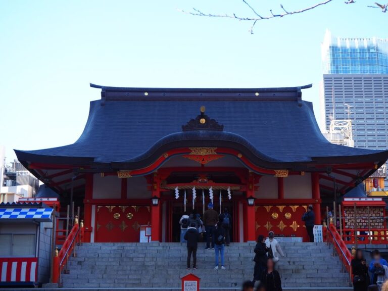 Hanazono Shrine: A Tranquil Oasis in the Heart of Shinjuku - Japan ...