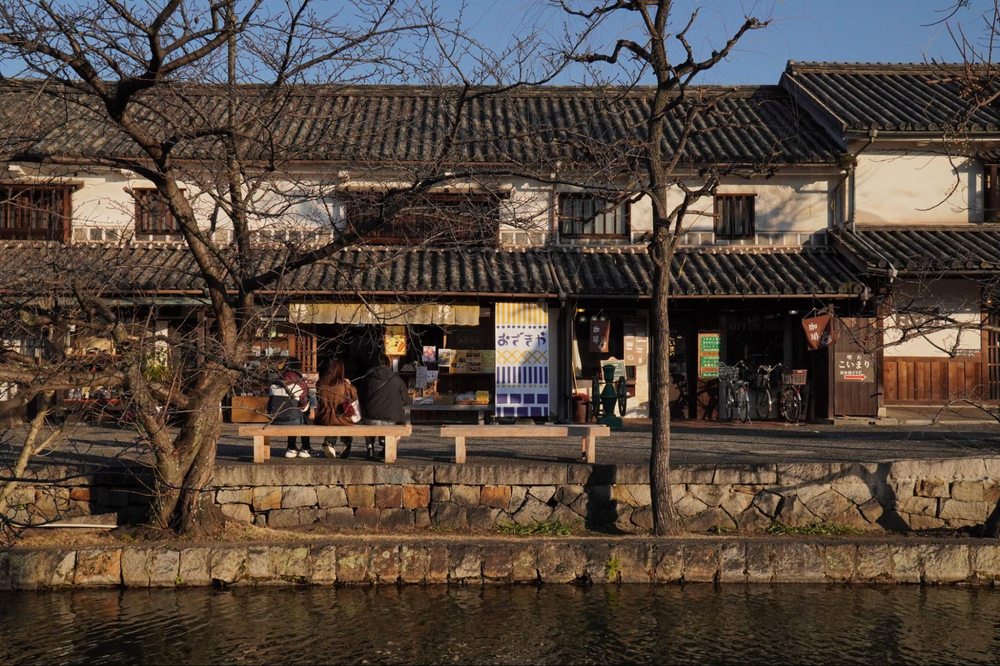 White-walled storehouses along the Kurashiki canal