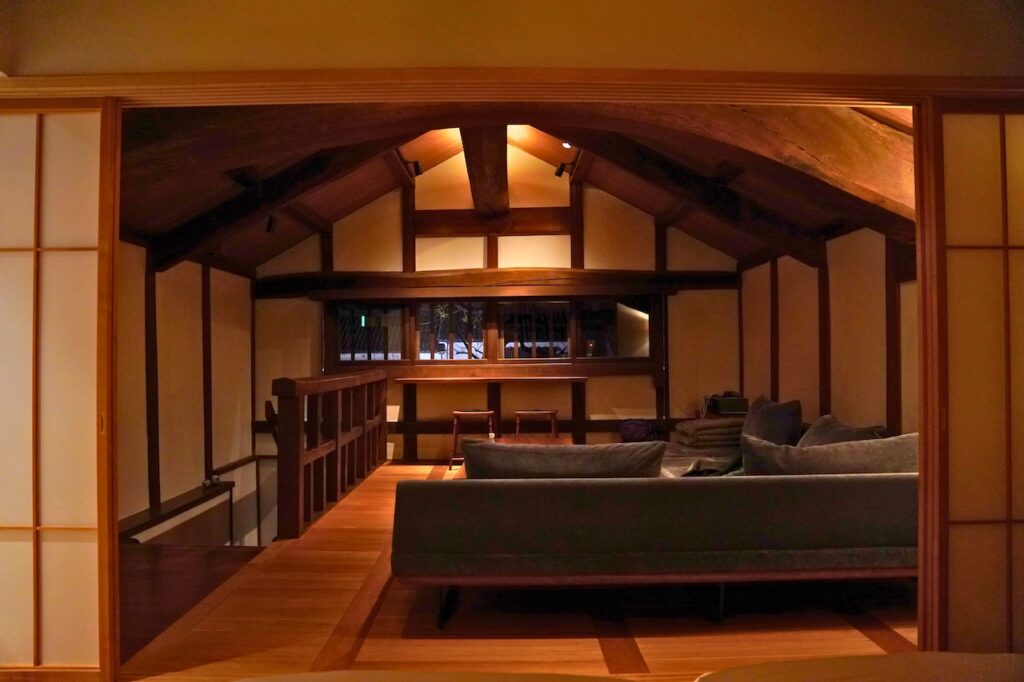 kurashiki-canal-side-inn-lobby